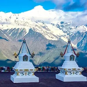 6-Day Private Shangri-La Tour with Meili Snow Mountain