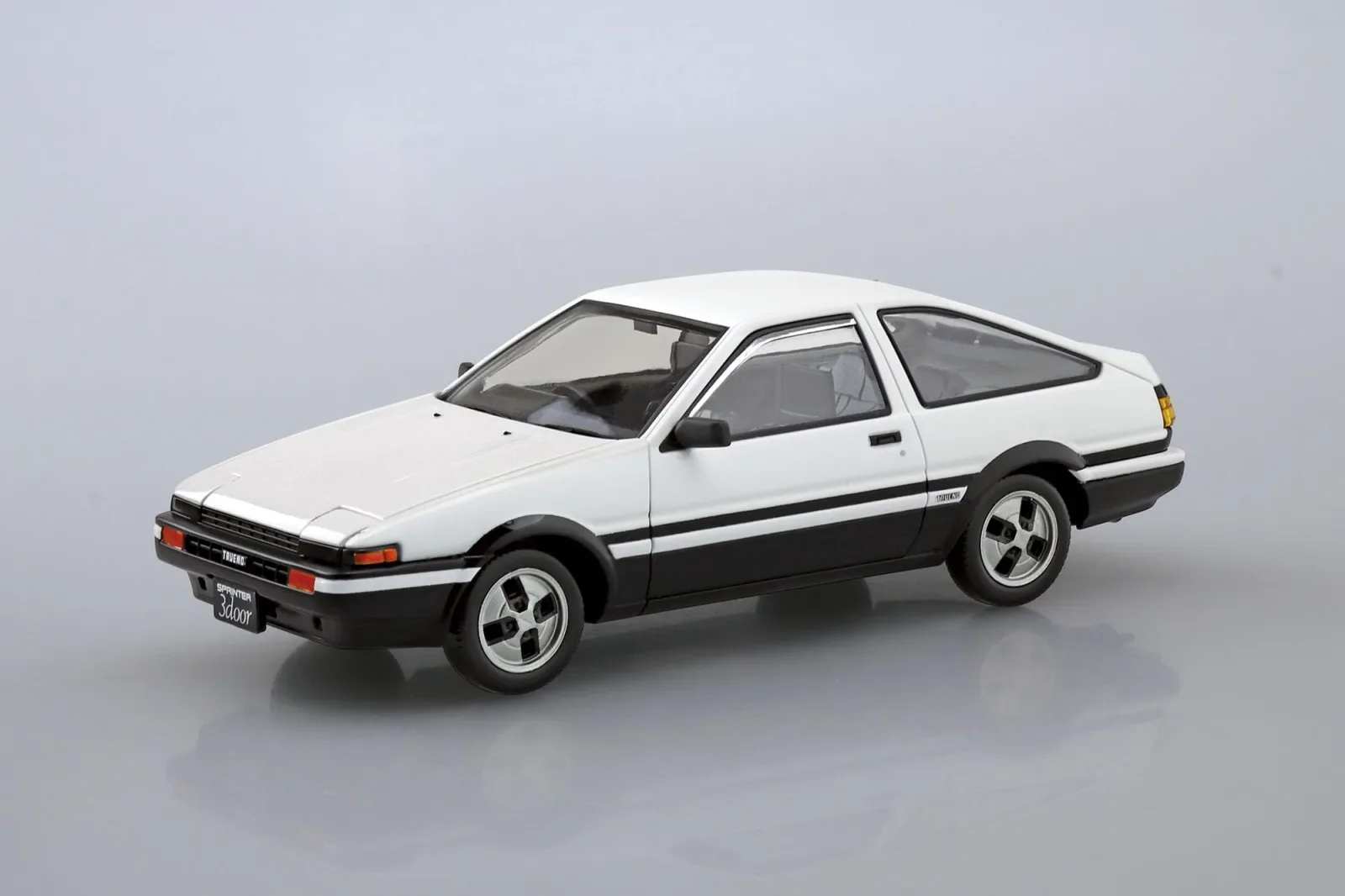 Aoshima 1/32 Toyota Sprinter Trueno Snap Kit Pre-Colored Model - Image 2